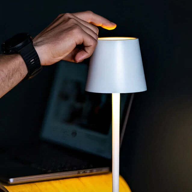 Abajur de Mesa LED Minimalista Zenith