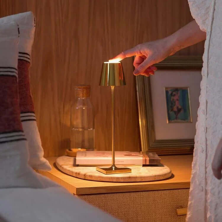 Abajur de Mesa LED Minimalista Zenith